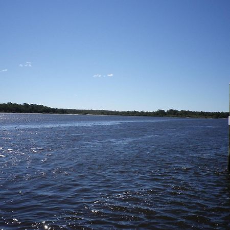 Tin Can Bay'S Sleepy Lagoon Motel Екстериор снимка