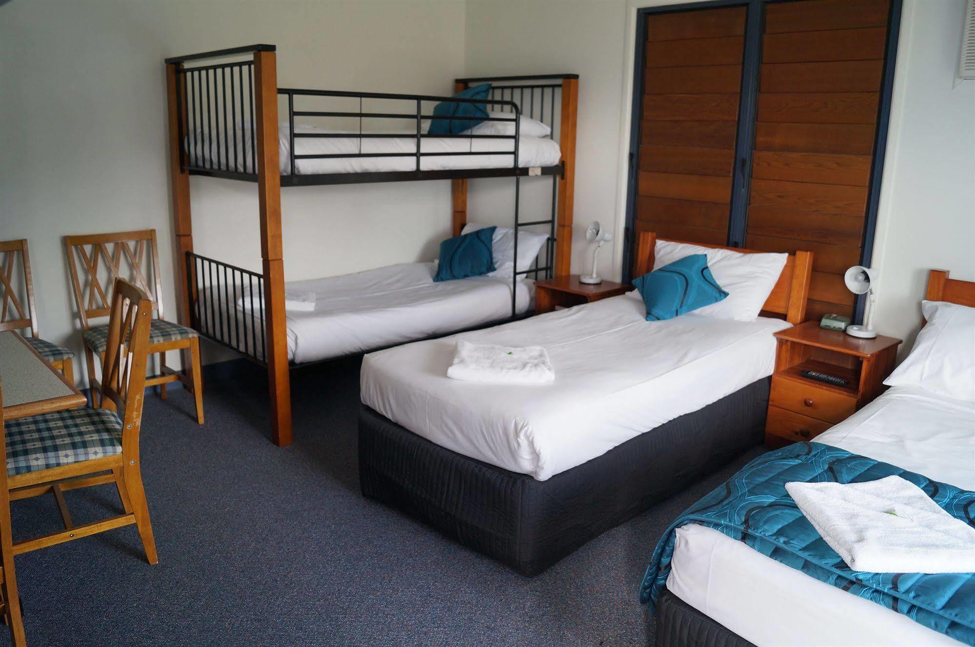 Tin Can Bay'S Sleepy Lagoon Motel Екстериор снимка